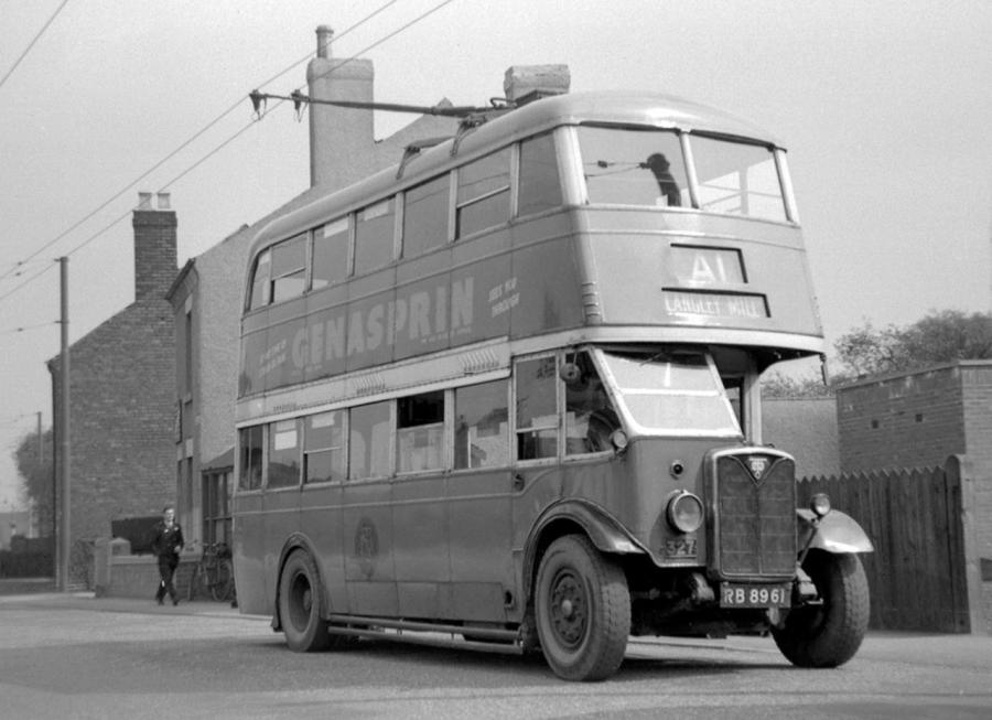  AEC 661T-EEC MCCW (H31/24R) 1933 года  (UK) (фото 1 из 2)